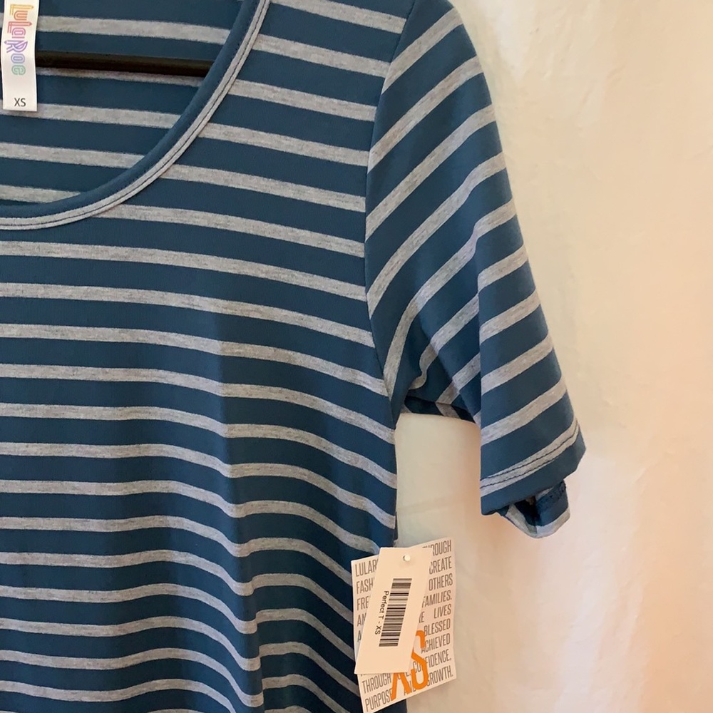 LuLa Roe top - Picture 4 of 6